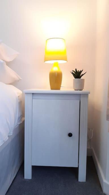 Free Parking Spacious Home คาร์ดิฟฟ์ ภายนอก รูปภาพ