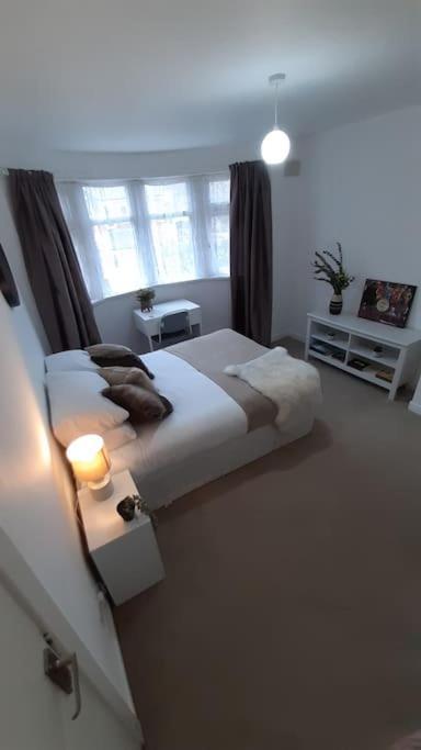 Free Parking Spacious Home คาร์ดิฟฟ์ ภายนอก รูปภาพ